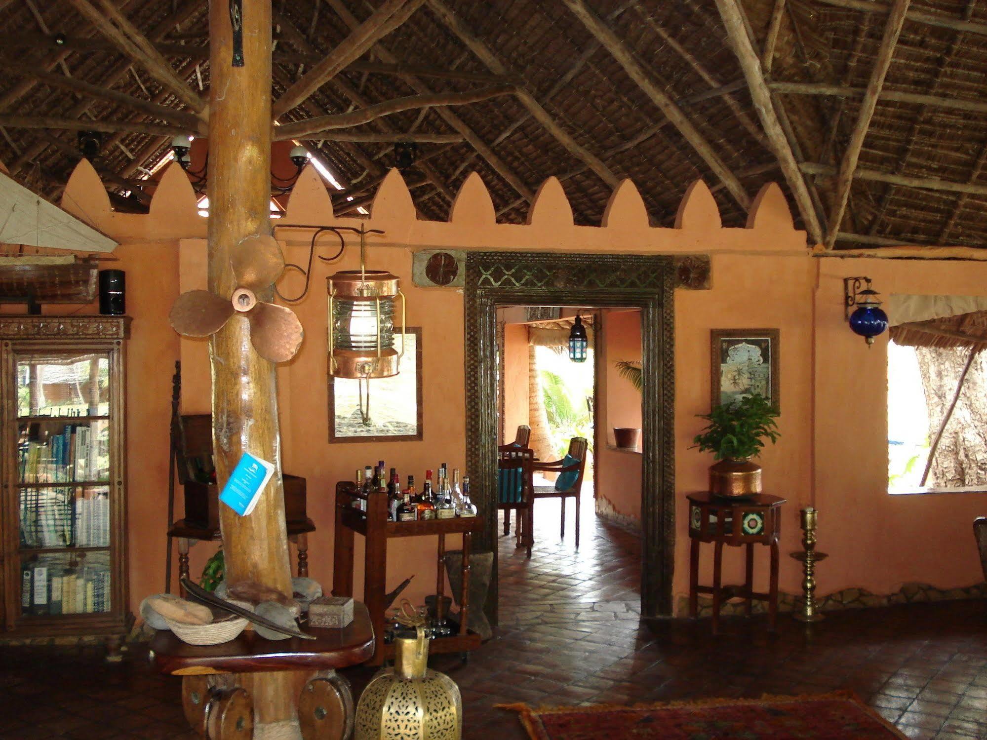 Kinasi Lodge Utende Exterior photo