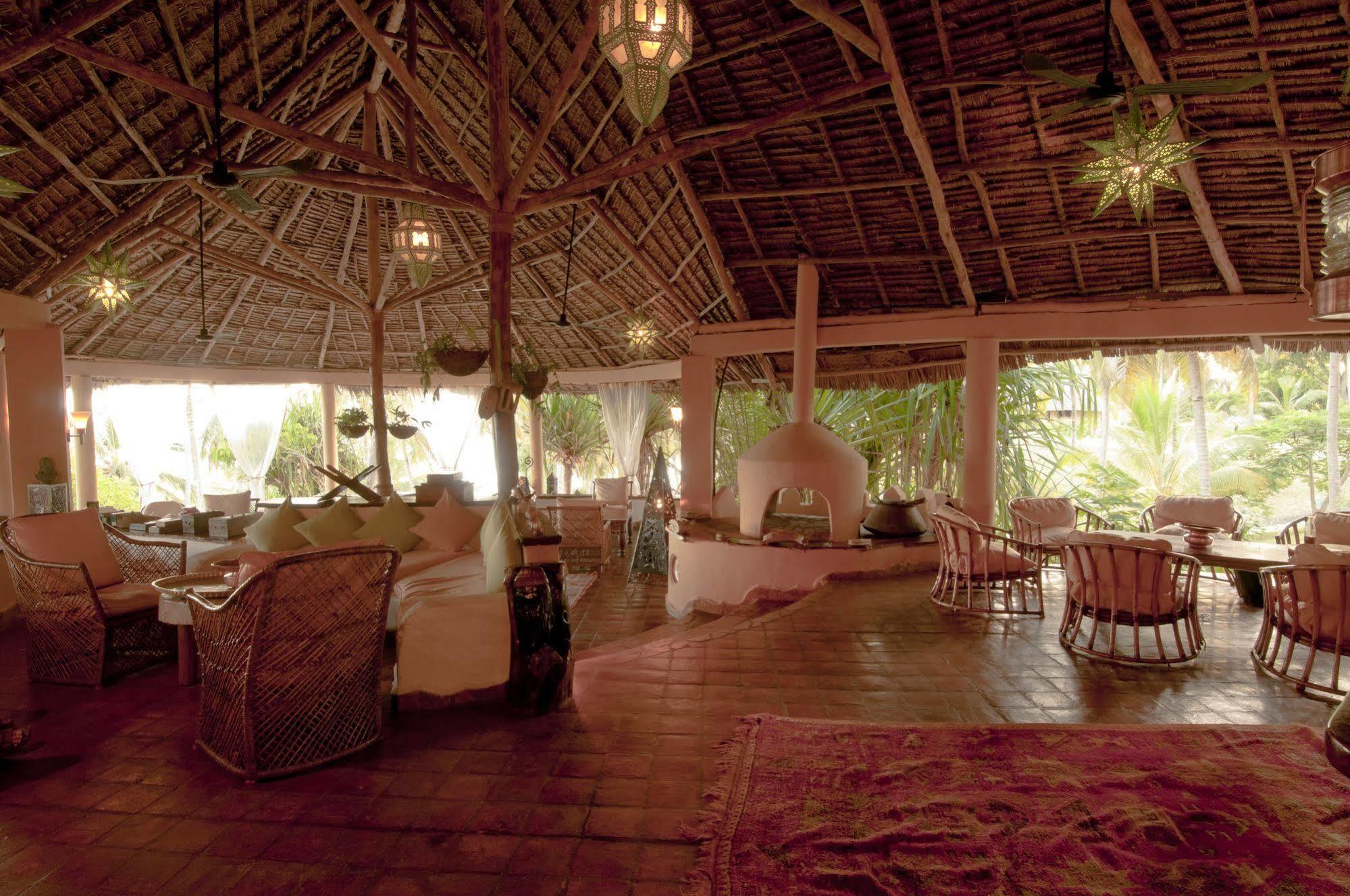 Kinasi Lodge Utende Exterior photo
